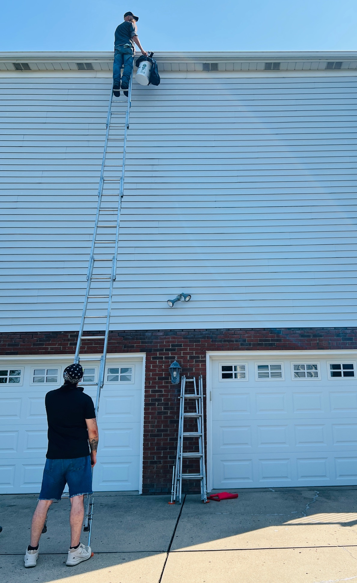 Professional gutter cleaning - Monaca PA